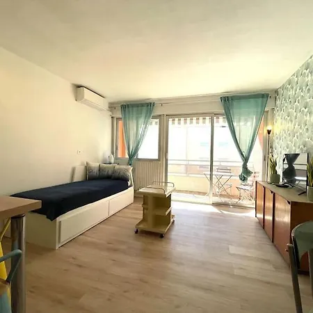 Apartament St Raphael Cote D'azur T2 Et Parking Et Terrasse
