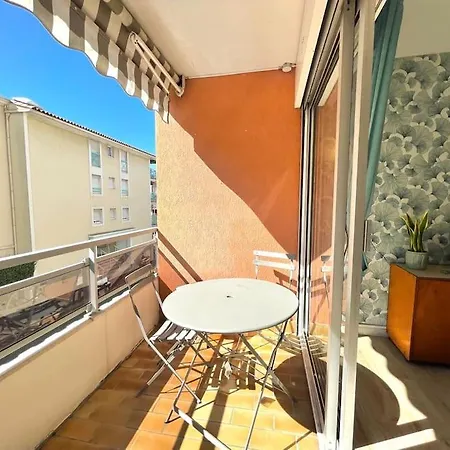 Apartament St Raphael Cote D'azur T2 Et Parking Et Terrasse