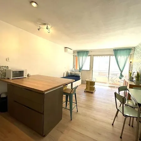 Apartament St Raphael Cote D'azur T2 Et Parking Et Terrasse Saint-Raphaël