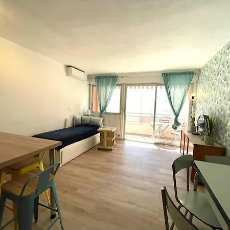 Apartament St Raphael Cote D'azur T2 Et Parking Et Terrasse